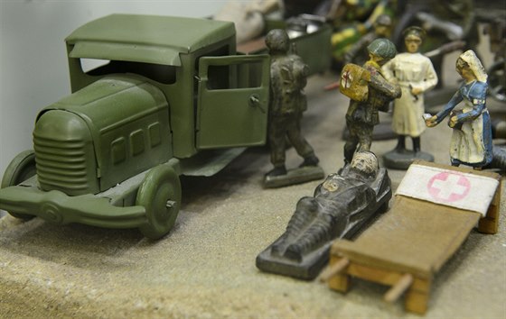 Na výstav v armádním muzeu je vidt i tento miniaturní polní lazaret