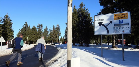 Klínovec a Keilberg. Jednou z informaních tabulí, kde se objevil doplující