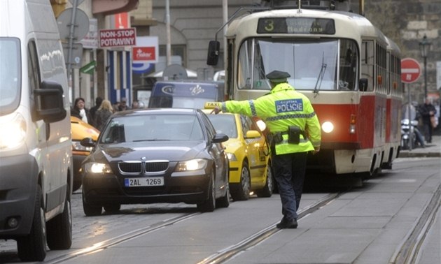 Tramvaje budou pokraovat pes Jindiskou ulici do Vinohrad.