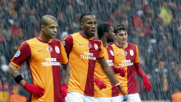 PERUENO. Hri Galatasaraye Istanbul kr do kabin, protoe zpas je kvli prtri mraen peruen.
