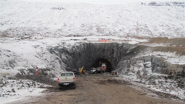 Stavba tunelu Nordfjordur zaala v z 2013. Svah se musel vyistit a navrtat. Vlastn raba zaala v polovin listopadu. Tunel bude po dostavb nejdelm silninm tunelem na Islandu.