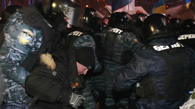 Non protesty v Kyjev (11. prosince 2013)
