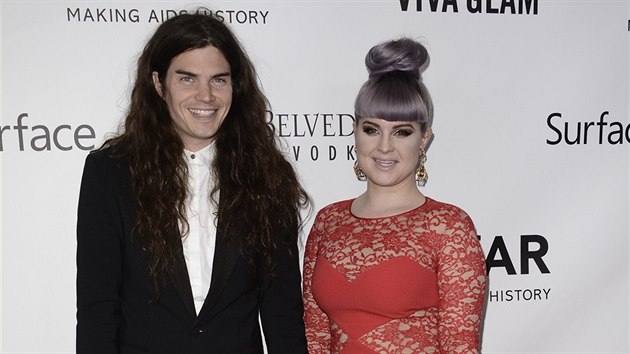 Kelly Osbourne se svm bvalm snoubencem (12. prosince 2013)