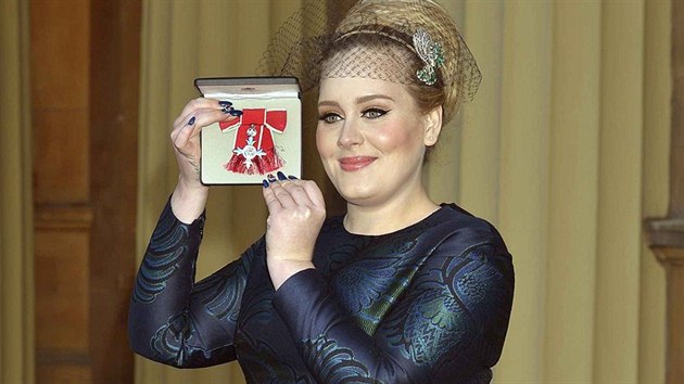 Zpvaka Adele dostala ve svch ptadvaceti letech d britskho impria (19. prosince 2013).