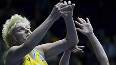 Jelena Dubljevičová z USK Praha (vlevo) v euroligovém duelu proti celku Jelena Dubljevičová z USK Praha (vlevo) v euroligovém duelu proti celku