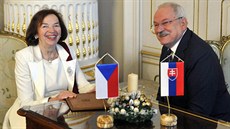 Livia Klausová se oficiálně stala velvyslankyní na Slovensku. Funkce se ujala... Livia Klausová se oficiálně stala velvyslankyní na Slovensku. Funkce se ujala...