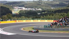 Circuit Spa-Francorchamps. Kráska v ostrém protikladu k asijským Tilkedromm.