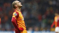 Wesley Sneijder  z Galatasaray bhem dohrávaného duelu Ligy mistr proti...