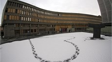 Vládní budovu v centru Osla pokodil v ervenci 2011 výbuch bomby. (14....