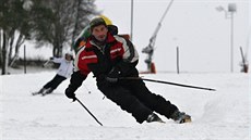 Lyžaři ve skiareálu na Stupavě na Uherskohradišťsku. Lyžaři ve skiareálu na Stupavě na Uherskohradišťsku.