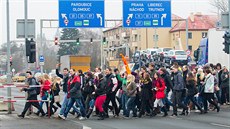 Hlavn studenti pili v Hradci Králové demonstrovat ped magistrát proti...