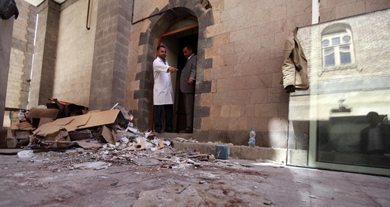 Lékai z vojenské nemocnice v Saná (ilustraní foto)