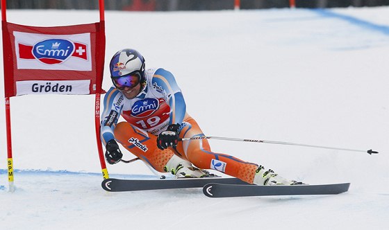 Aksel Lund Svindal na trati superobího slalomu ve Val Garden.