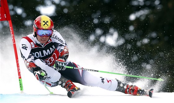 VÍTZ. Rakouský lya Marcel Hirscher na trati obího slalomu v Alta Badii.