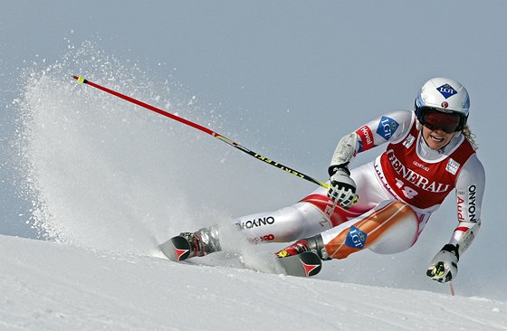 ZA VÍTZSTVÍM. Lichtentejnka Tina Weiratherová na trati obího slalomu ve Val