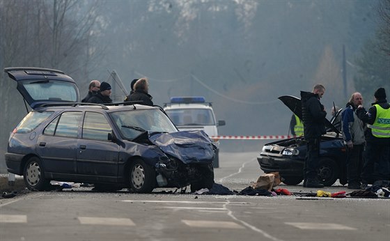 Pi nehod felicie a peugeotu ve Vejprnické ulici v Plzni zemela mladá ena....