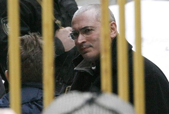 Michail Chodorkovskij u moskevského soudu (3. bezna 2009)