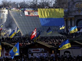 Proevroptí demonstranté na kyjevském námstí Nezávislosti (29. prosince 2013).