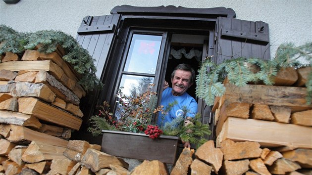 Deva na zimu musí být hodn. Kdy se povede rok, leí u chalupy Frantika