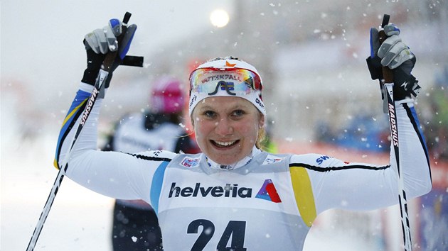 RADOST MEZI VLOKAMI. vdsk bkyn na lych Hanna Eriksonov po vtzstv ve sprintu v Oberhofu. 