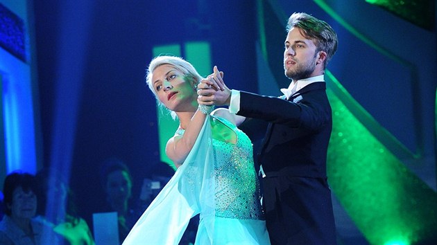 Anna Polvkov a Michal Kurti ve finle StarDance VI - generlka (21. prosince 2013)