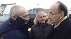Bývalý nmecký ministr zahraniních vcí Hans-Dietrich Genscher vítá Michaila...