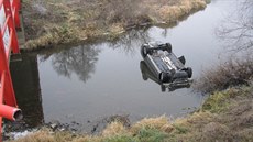 Octavia zůstala v řece ležet na střeše. Octavia zůstala v řece ležet na střeše.