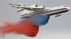 Be-200 jako vodní bombardér. Be-200 jako vodní bombardér.