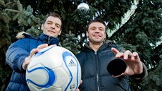 Vánoční setkání spolužáků Jaroslava Kudrny (vlevo) a Marka Kuliče. Vánoční setkání spolužáků Jaroslava Kudrny (vlevo) a Marka Kuliče.