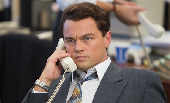 Leonardo DiCaprio ve filmu Vlk z Wall Street z roku 2013