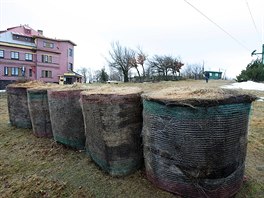 Pi prodeji hotelu Bouk nikdo neeil, e pes jeho pozemky vede st...