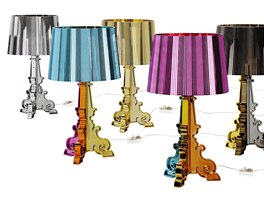Ferruccio Laviani navrhl pro Kartell barokn opulentní lampu, která nijak