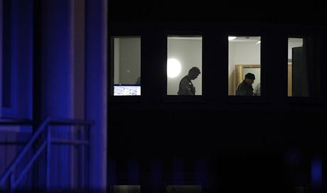 Policisté prohledávají dm palestinského diplomata v praském Suchdole (1....