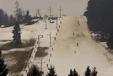 Sjezdovka na Severáku. Na rozmary poasí jsou i tady u zvyklí.