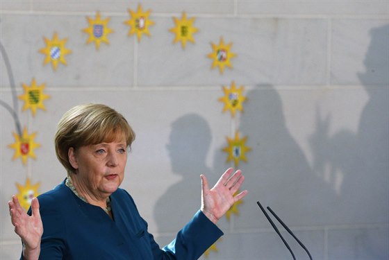 Se zavedením minimální mzdy nakonec souhlasila i kancléka Angela Merkelová