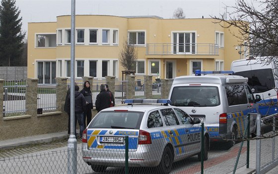 Policie u palestnského elvyslanectví na poátku ledna.