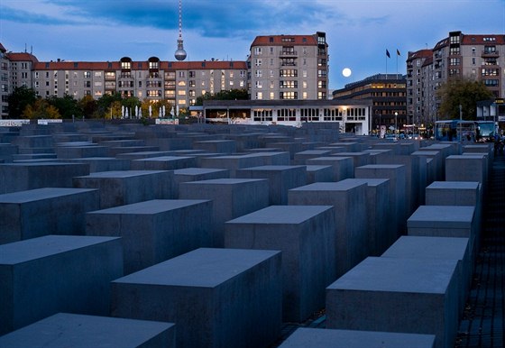 idovský památník v Berlín, zvaný té Památník holocaustu (nmecky Denkmal für...