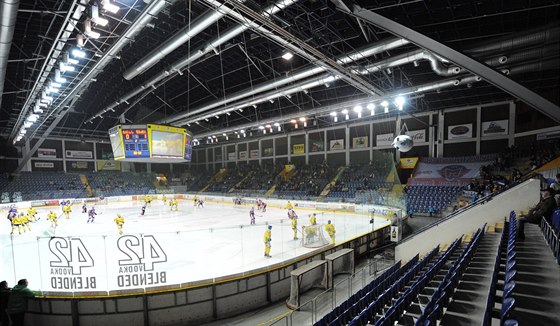 V hokejové arén v Ústí nad Labem se bude i v pítí sezon hrát první liga.