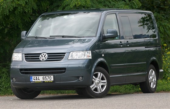 V Dolní Malé Úp zmizel VW Multivan z nehlídaného parkovit. Ilustraní snímek