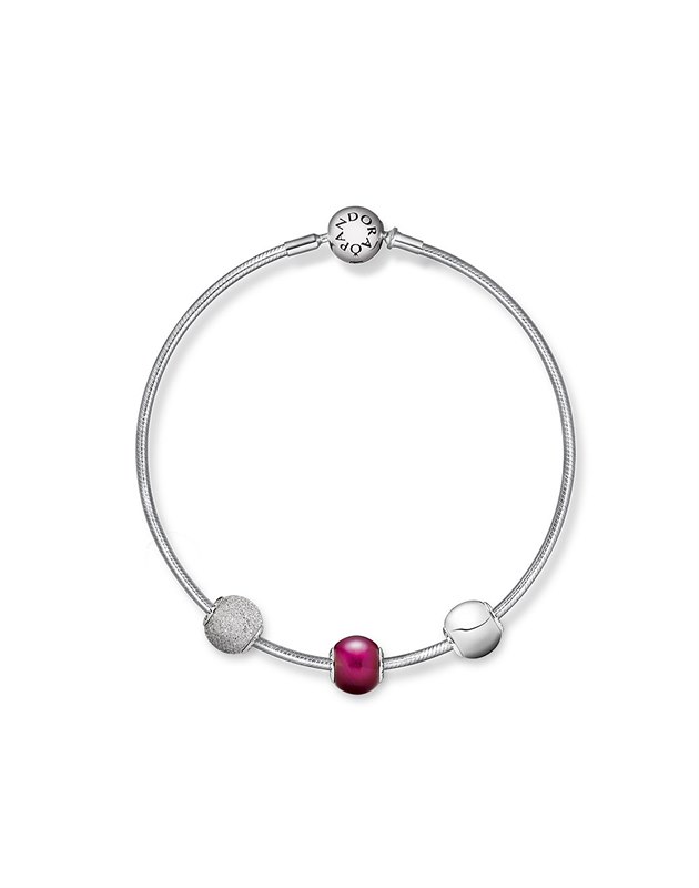 Fotogalerie: I takhle může vypadat personalizovaný náramek Pandora.