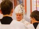 Biskup Jan Vokál pedstavil nový znak Královéhradecké diecéze na novoroní mi...