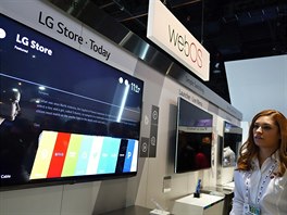 Velkou pozornost na stánku LG poutaly televizory s operaním systémem WebOS....