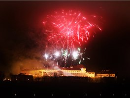 Novoroní ohostroj nad hradem pilberk (1.1. 2013)