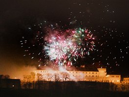 Novoroní ohostroj nad hradem pilberk (1.1. 2013)