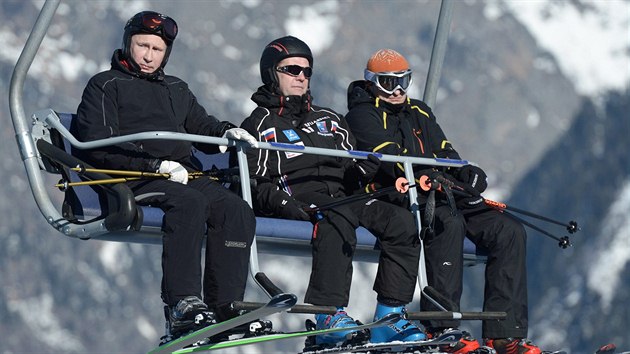 Rusk prezident Vladimir Putin a premir Dmitrij Medvedv v Soi (4. ledna 2014)