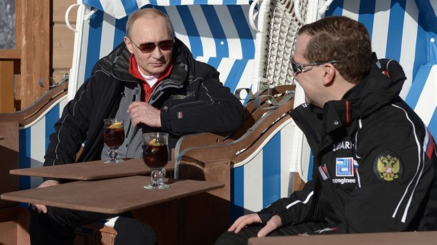 Rusk prezident Vladimir Putin a premir Dmitrij Medvedv v Soi (4. ledna 2014)