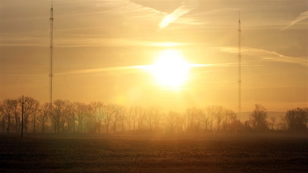 Dvojice stor vysokch 270 metr je znmou dominantou celho Slovcka. Vedle nich by se kril i brnnsk mrakodrap AZ Tower, se 111 metry nejvy budova v esku.