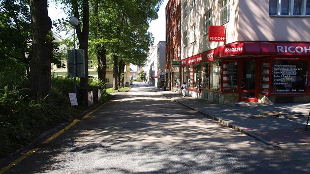 V souasnosti park pi pohledu ze koln ulice psob docela neutenm dojmem.