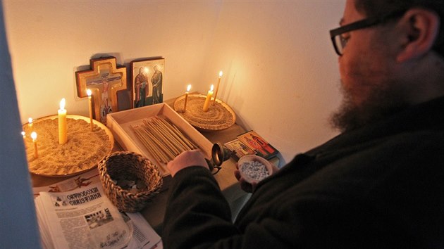 Petros Martakidis se pipravuje na pravoslavn Vnoce (4. ledna 2014)