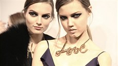 Náhrdelníky z kolekce Lanvin, podzim-zima 2013, odráží nový trend ve světě... Náhrdelníky z kolekce Lanvin, podzim-zima 2013, odráží nový trend ve světě...